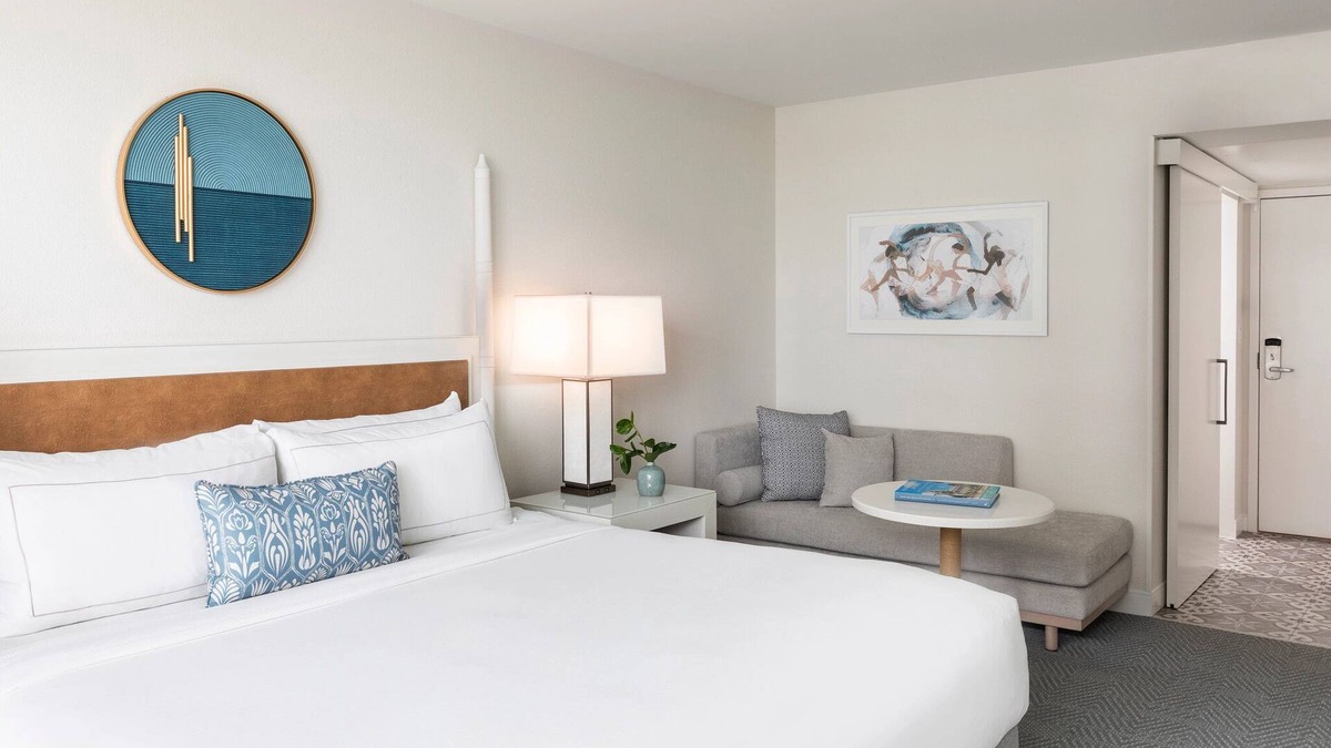 Singer Island Hotel | Relaxing Room w/Intracostal View, Outdoor Pool, Private Beach Access!