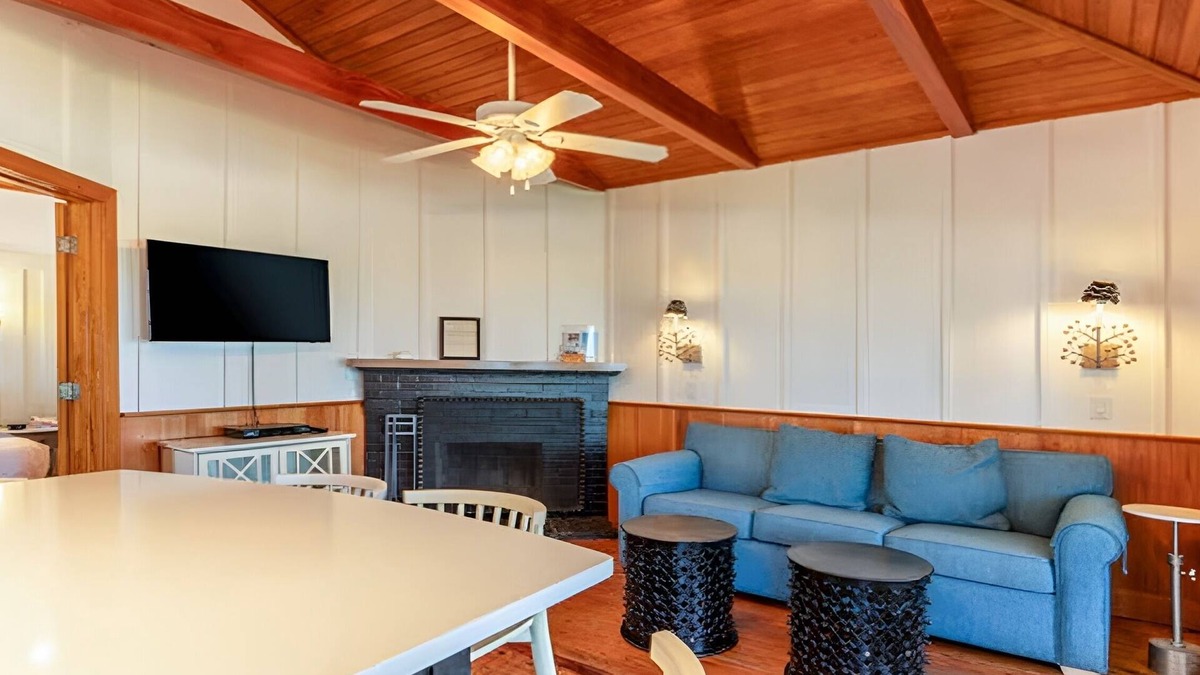 Captiva Hotel | Relaxing Stay! Beach View Cottage w/Porch | Onsite Outdoor Pools | Free Parking