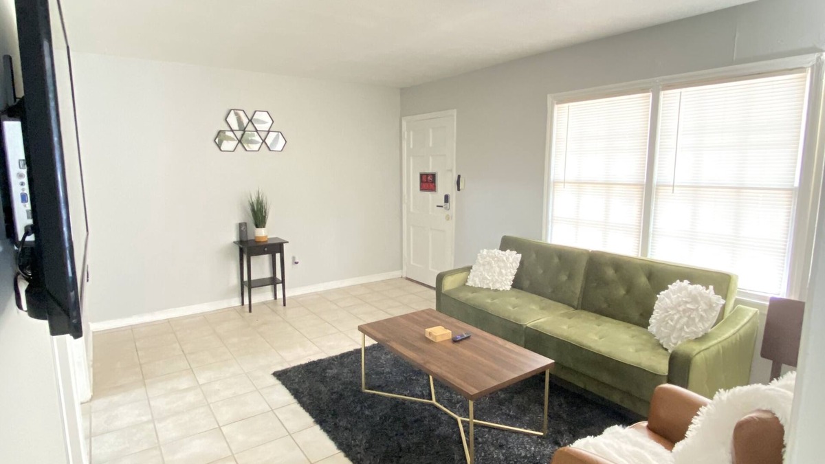 Albany Apartment | Relaxing Suite B- 2 minutes to Phoebe