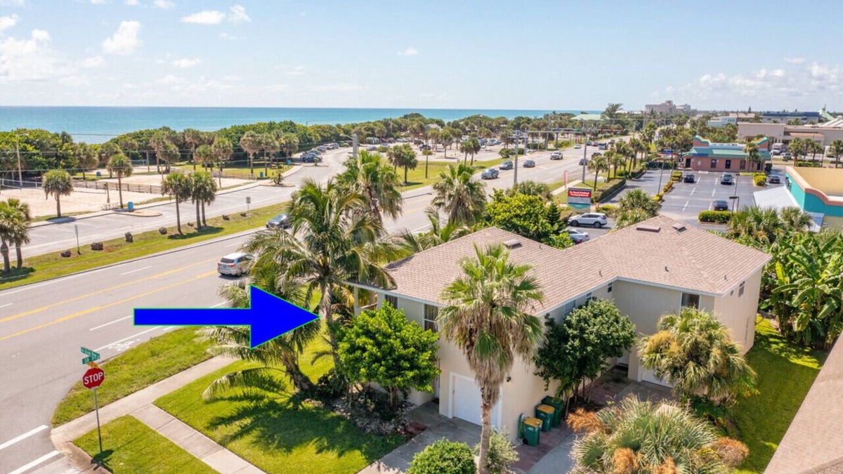 Indialantic House | Relaxing Townhome 3 BR 2 BA Steps from the Beach