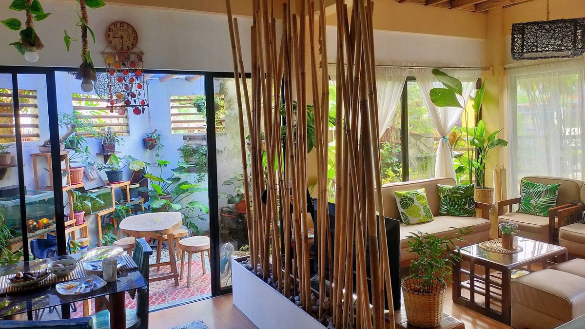 Mandurriao House | Relaxing tropical home in Iloilo City just 5mins away to the business center.