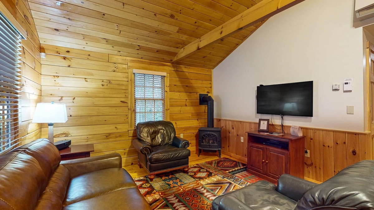 Northport Cabin | Relaxing two-bedroom dog-friendly cabin with fireplace, AC, hiking & fun