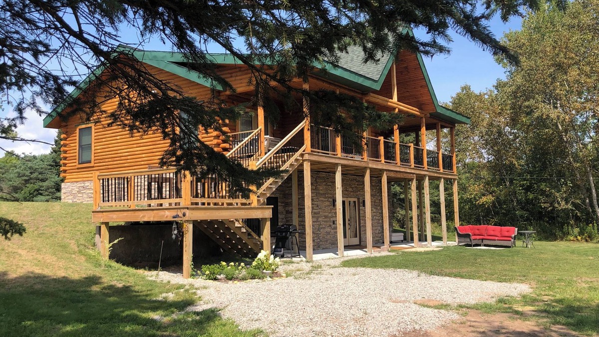 Rapid River Bed & Breakfast | Relaxing Vacation in a Log Home on Big Bay De Noc!