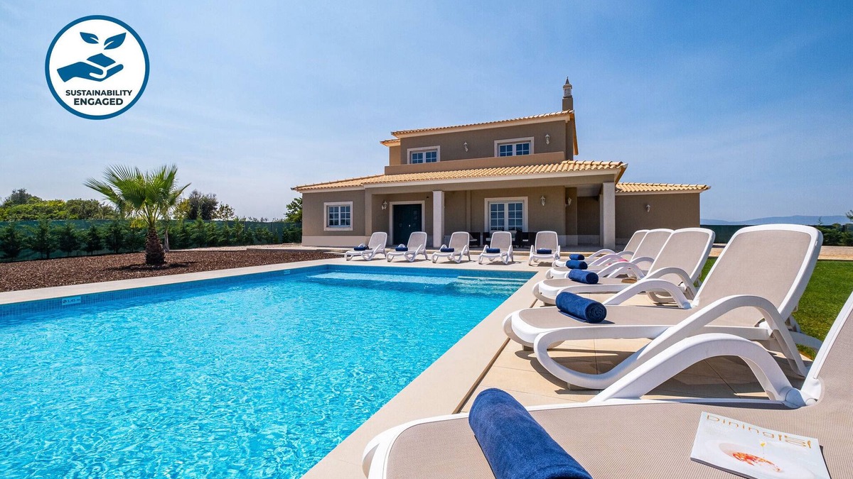 Carvoeiro Villa | Relaxing villa w/BBQ & heatable pool, Carvoeiro