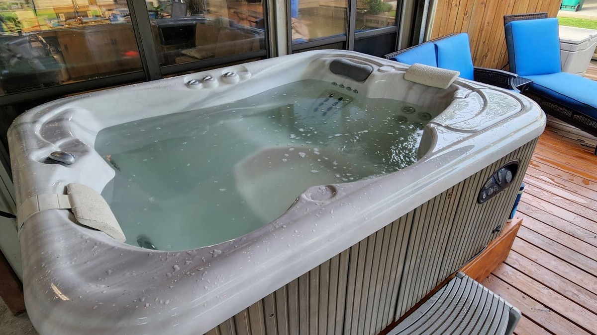 Maurepas Cottage | Relaxing Water Front Cottage w/Hot Tub