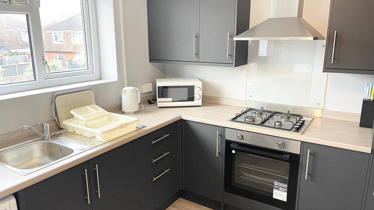 Graig Apartment | Remarkable 3-bed Apartment in Newport