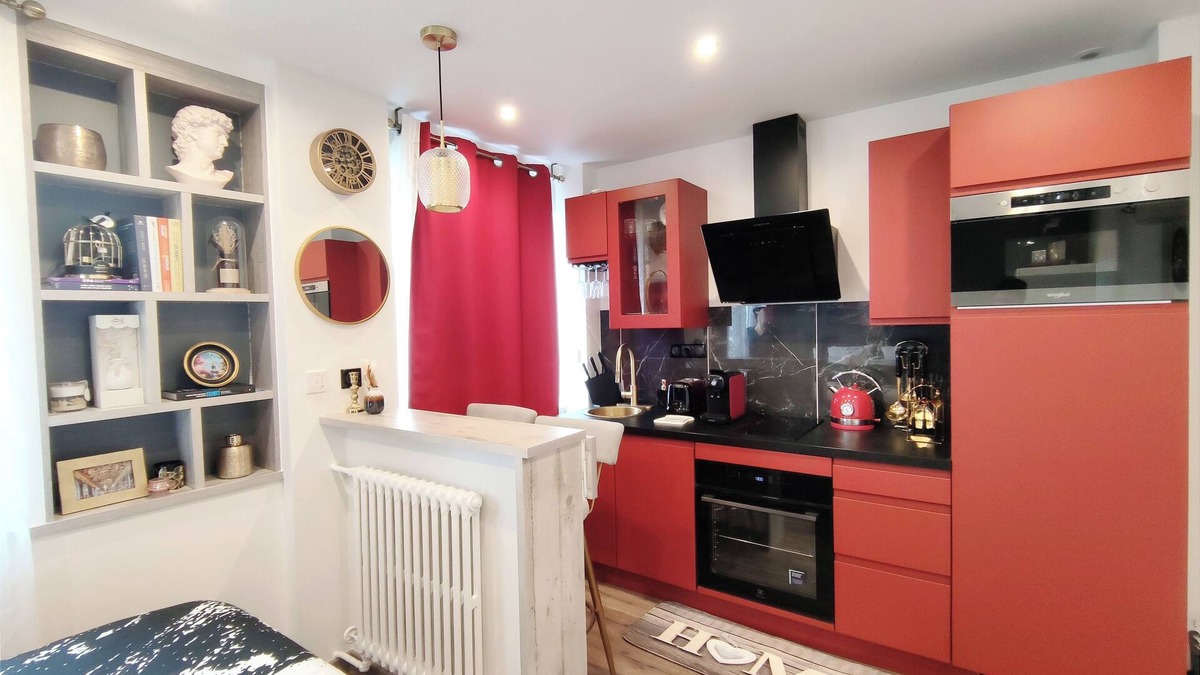 Le Kremlin-Bicetre Apartment | Remarkable, air-con, 1-Bed Apartment by Paris