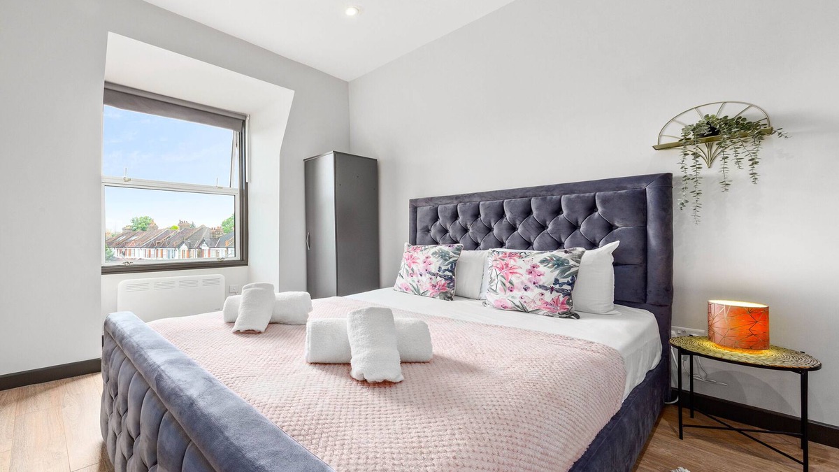 Penge Apartment | Remarkable Serviced Room Sydenham London Se26