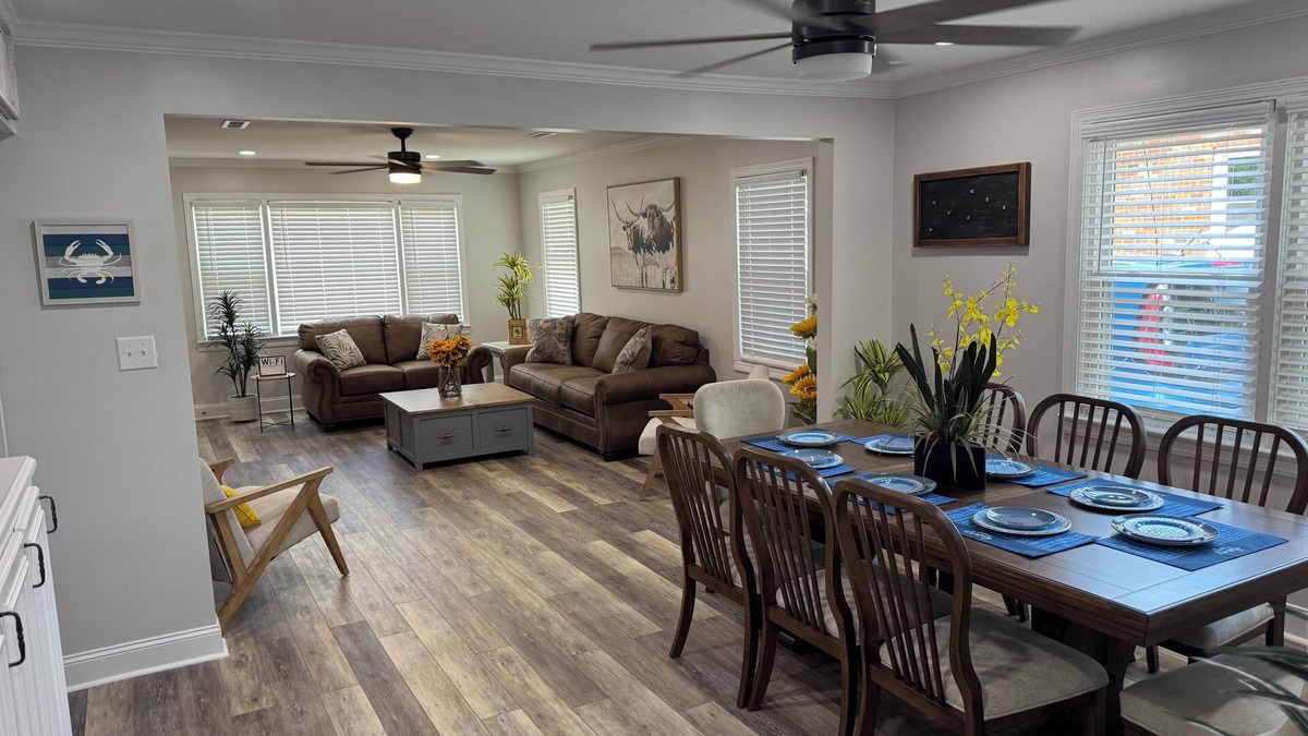 Rogersville House | Remodeled 3 bedroom/2 bath house. Sleeps 7. Availability for 12. Great Location