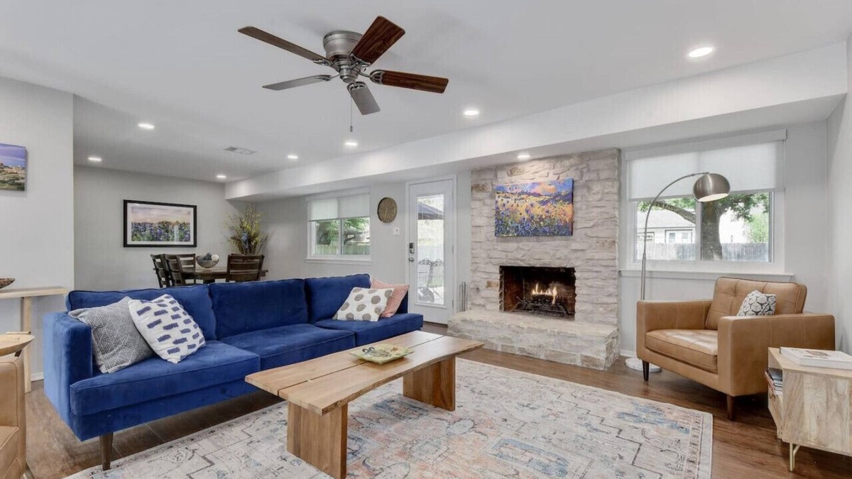 Austin House | Remodeled 3BR, 2.5 Bath Dog-Friendly Retreat w/Large Backyard