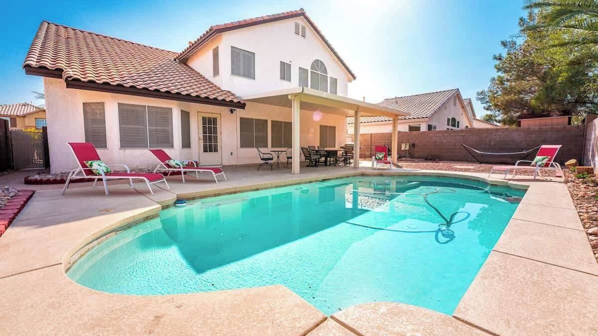 Gibson Springs House | Remodeled 5 Bedroom Stunner close to LV Strip!