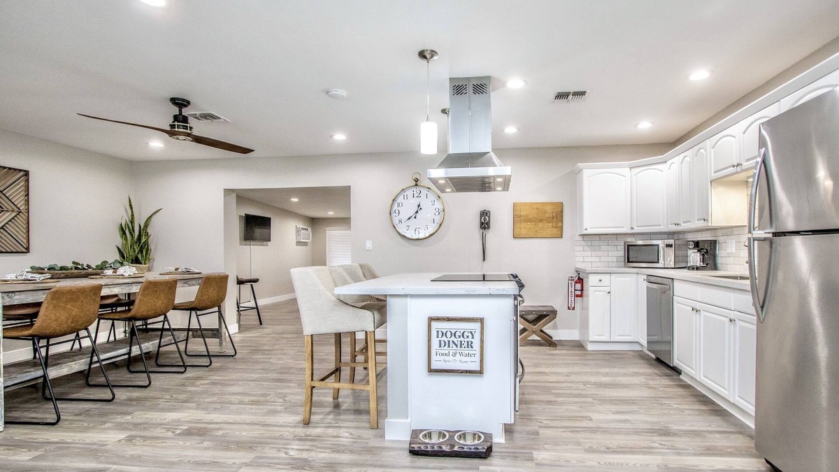 Tempe House | 🏜 🌵Remodeled Charming Urban Desert Retreat with billiard-room🎱Dog Friendly🐾