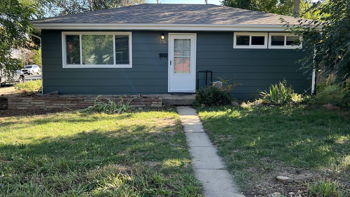 Lafayette House | Remodeled Charming Vintage Home in Old Town