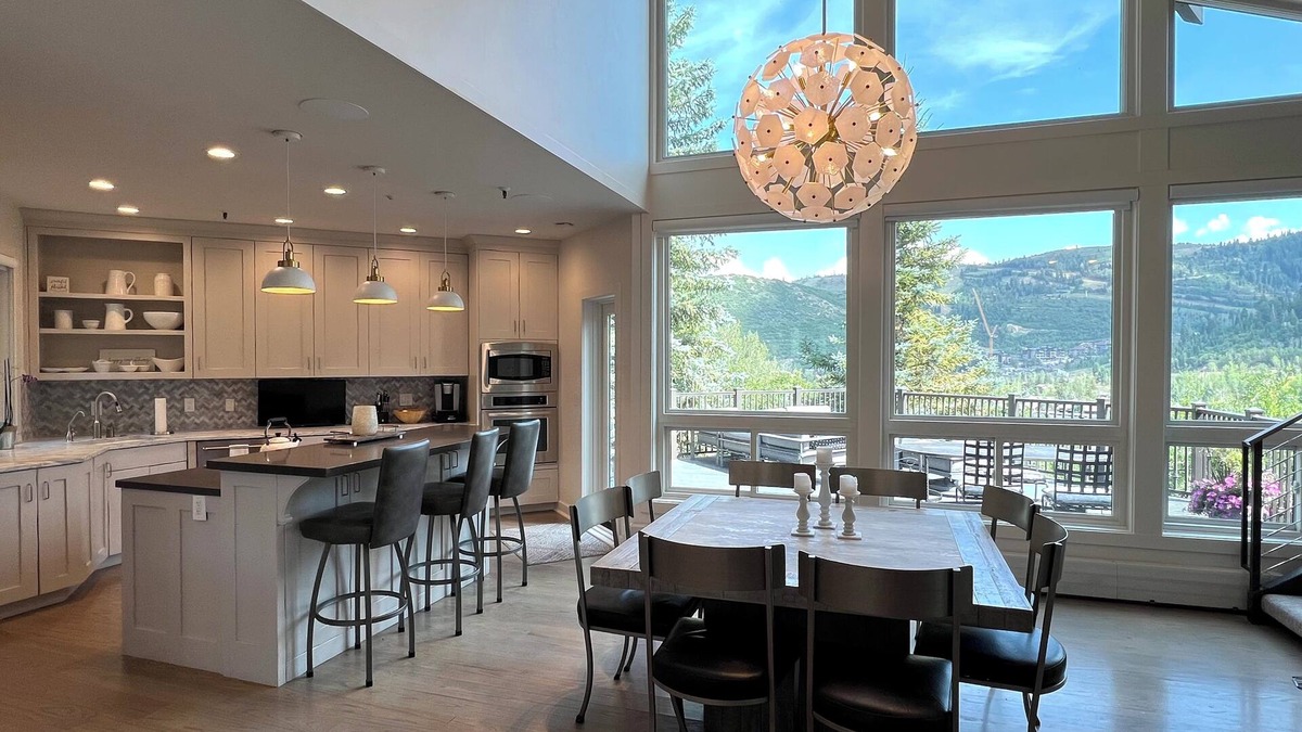 Deer Valley House | Remodeled Deer Valley Condo ~ Amazing Views ~ Minutes from Slopes & Main Street