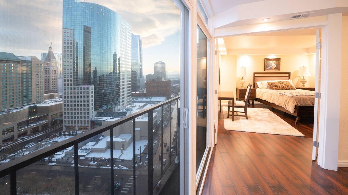 LoDo Condo | Remodeled Downtown Condo-19th floor- gym-Amazing Views
