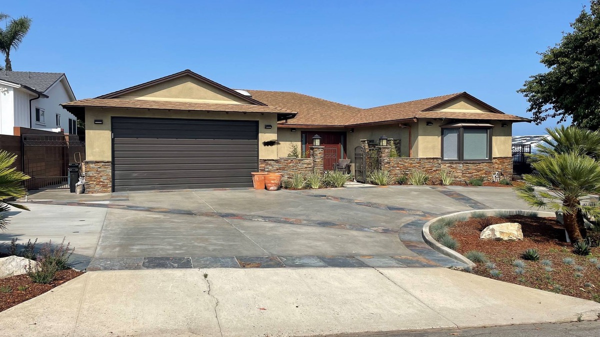 Redondo Beach House | Remodeled Exec 4bd 4bth Villa. Walking Distance from Beach and Riviera Village.