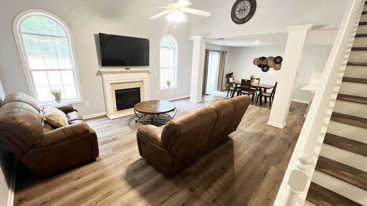 Kennesaw House | Remodeled Gem, Total Comfort