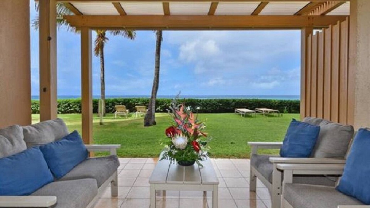 Honokowai Hotel | Remodeled, Ground floor studio at The Mahana #102