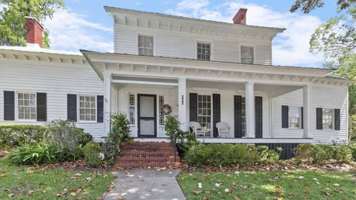 Monticello Cottage | Remodeled Historic home w/ hot tub 1 block from downtown! 30 minutes to FSU!