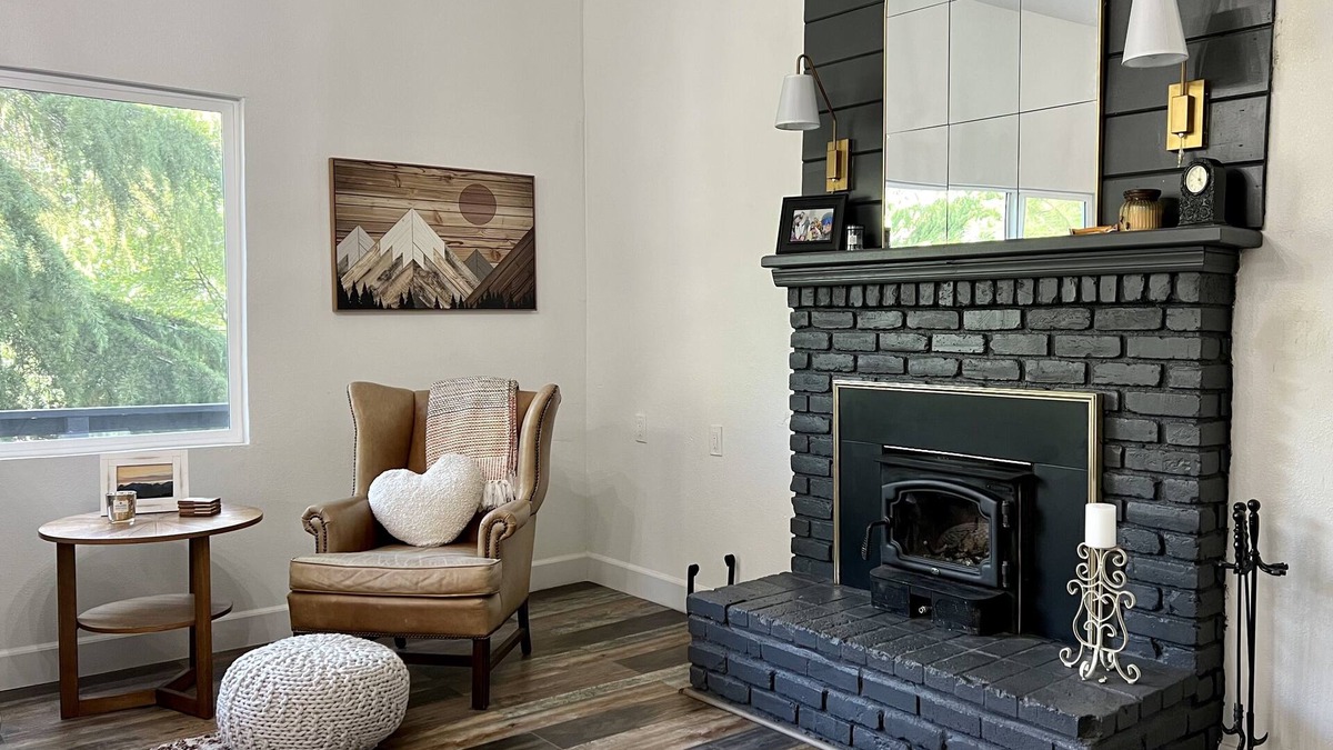 Crestline House | Remodeled mountain cottage. Super close to Lake Gregory and hiking trails