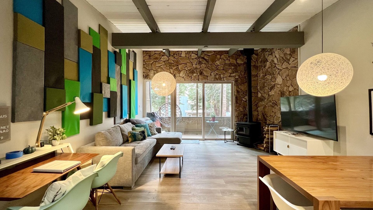 Mammoth Lakes House | Remodeled Pet Friendly Hexagon Haus