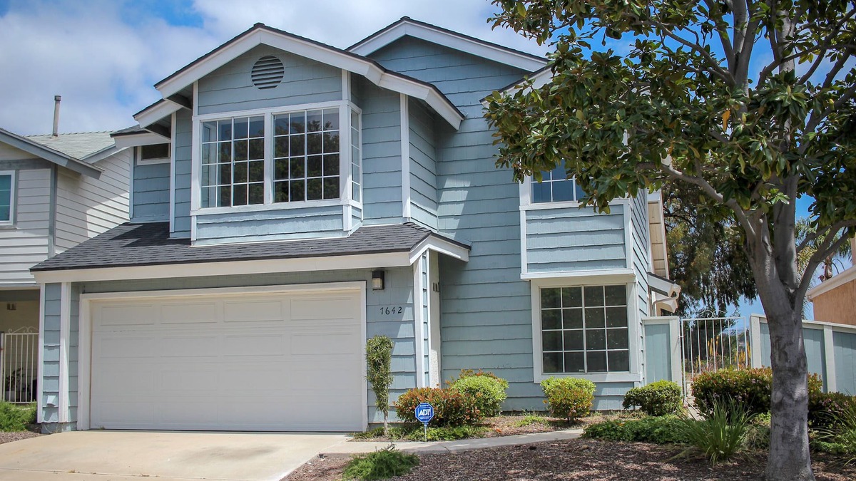 Bay Terraces House | Remodeled San Diego 3 bed, 2.5 bath with enclosed private, furnished backyard!