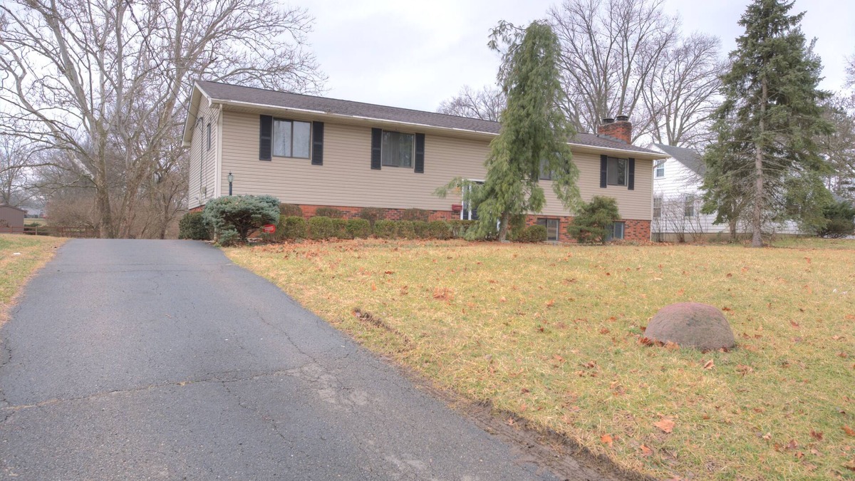 Amberley Village House | Remodeled Spacious home Minutes from Downtown!
