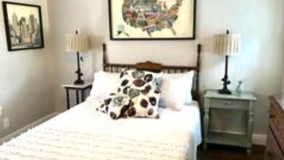 Eastside Promise Neighborhood Apartment | Remodeled Spacious 2 bedroom Gem in downtown San Antonio Dignowity