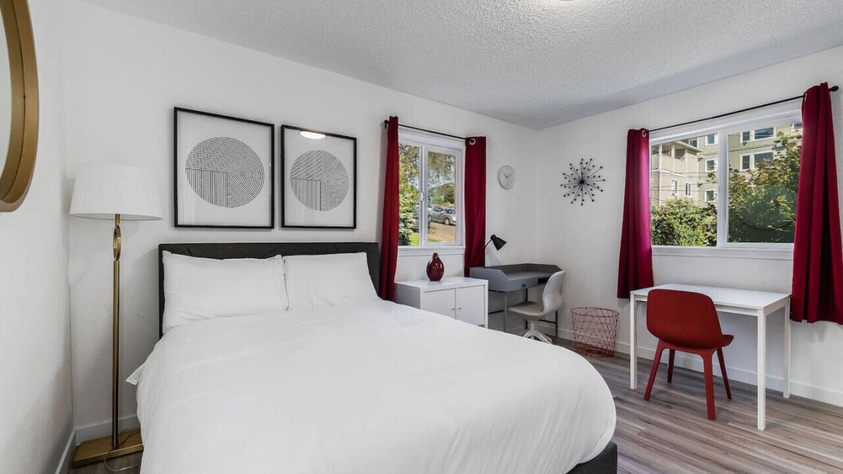 Hilltop Apartment | Remodeled Studio in Heart of DT Tacoma - 3