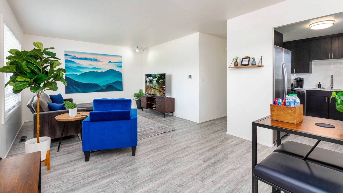 South Richland House | Remodeled Two BR With Queen Beds, WIFI and W/D!