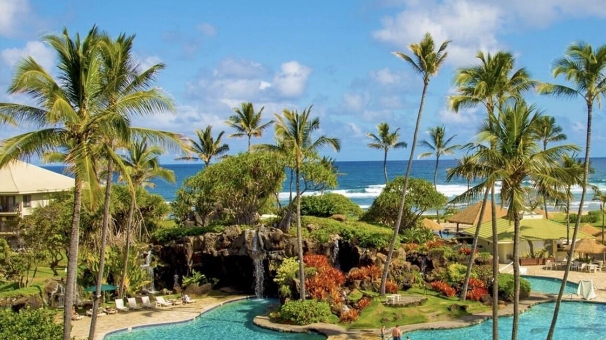 Hanamaulu Resort | Remodeled unit 4 Star Beachfront Resort-Steps to Beach,Pools,Jacuzzi,Restaurants