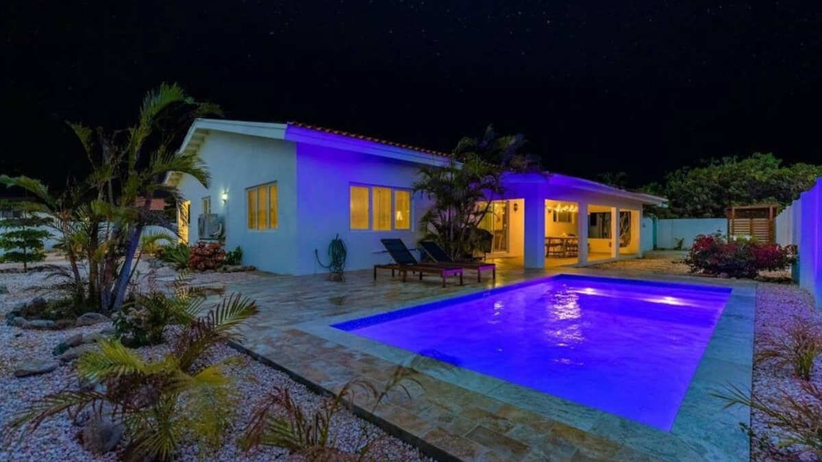 Esmeralda House | Remodeled Villa w/3BR & Private Pool @ Esmeralda
