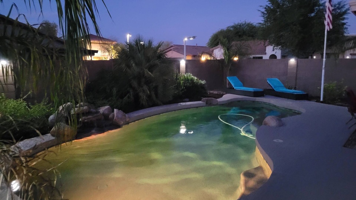 Maricopa House | Remodled Cheerful 3 Bedroom 2 bath Home with beautiful Oasis Pool.