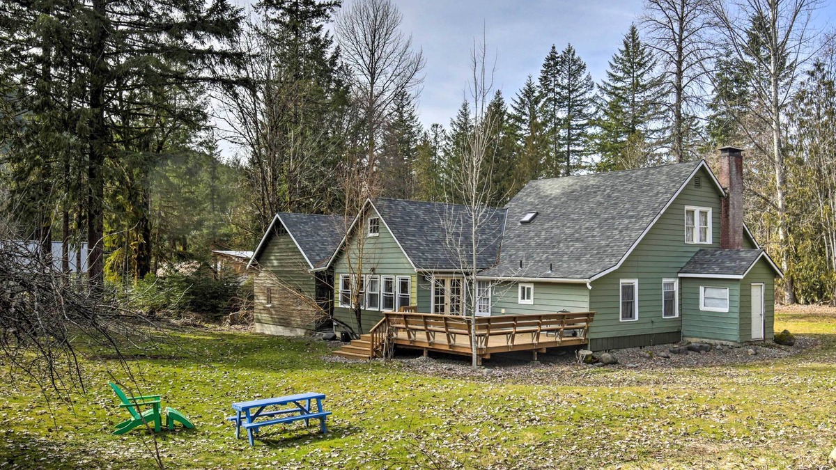 Idanha House | Remote Escape: Riverside Home w/Scenic Views