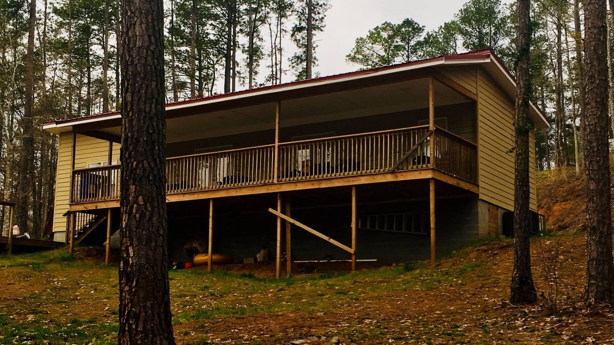 Milledgeville Cabin | Remote Lake Sinclair cove DISCOUNTED summer rates!