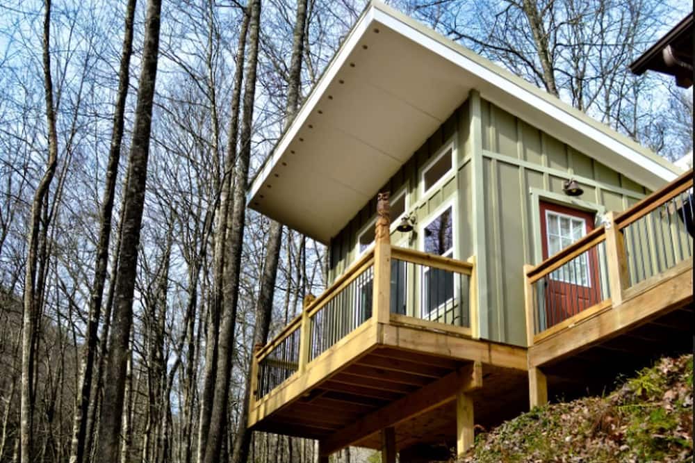 Robbinsville Cabin | Remote Tree-House Style Cabin in Nantahala National Forest