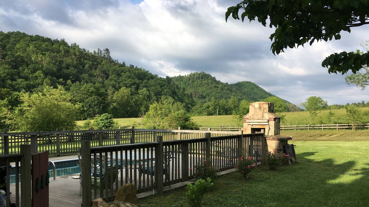 Hayesville House | Removed from Short Term Rental Sept 2023. Thank you for your years of support!