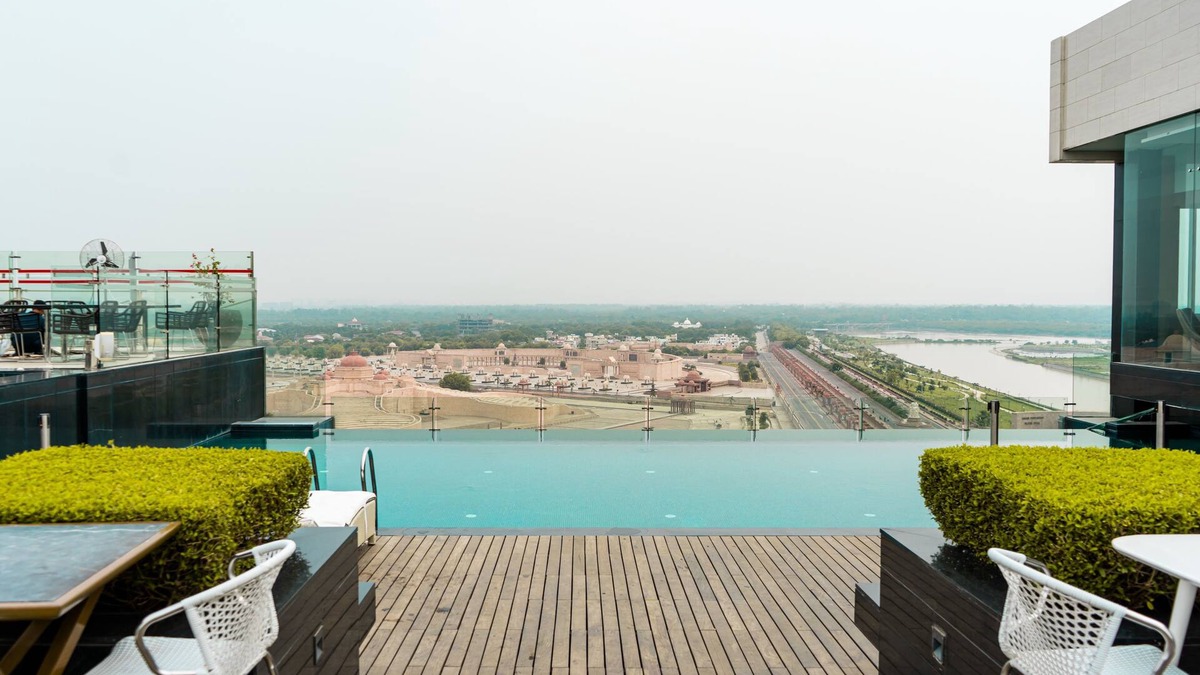 Gomti Nagar Hotel | Renaissance Lucknow Hotel