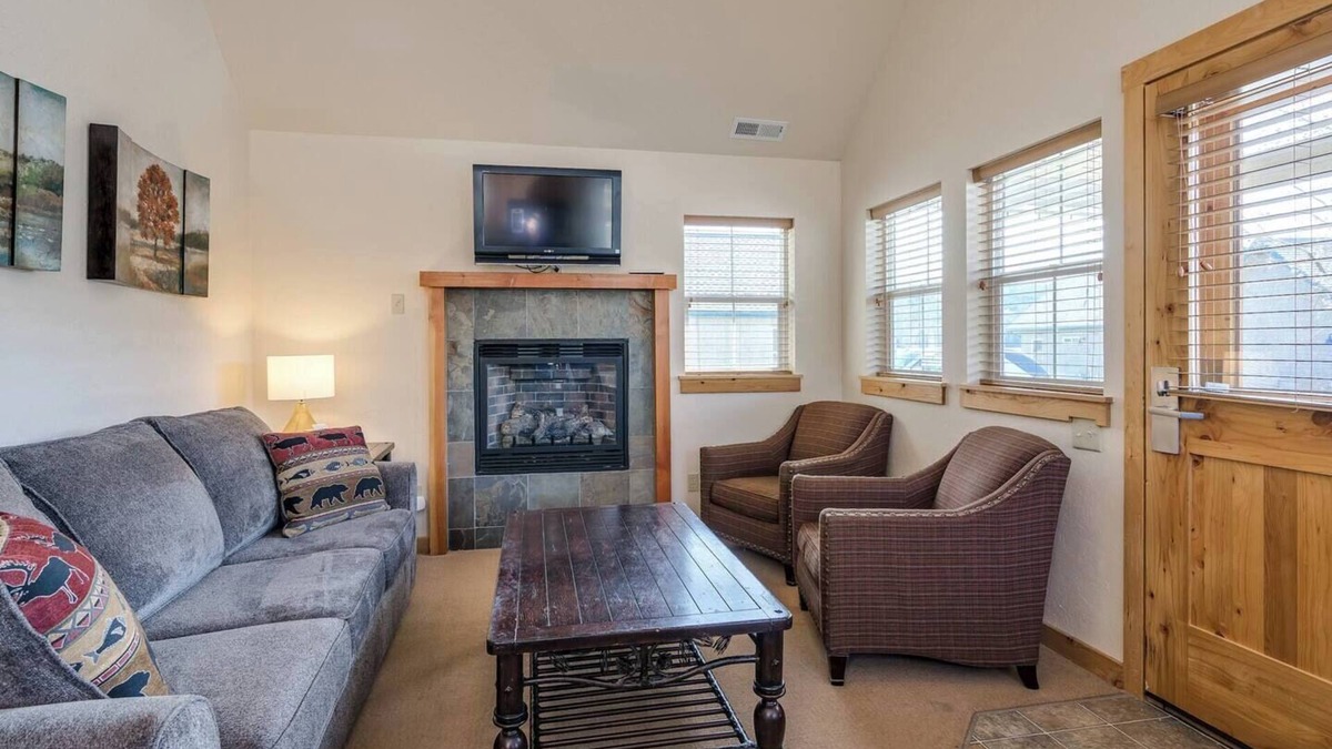 Sandpoint House | Rendezvous - Courtyard Beach Bungalow