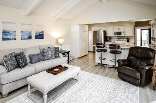 West Omaha House | Rendezvous Estate