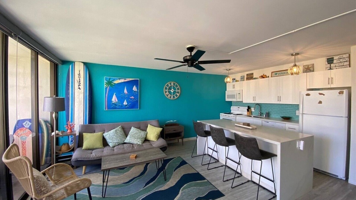 Waikiki Condo | Rennovated boutique 1-bedroom condo in Waikiki! WiFi, AC, Sauna Free Parking