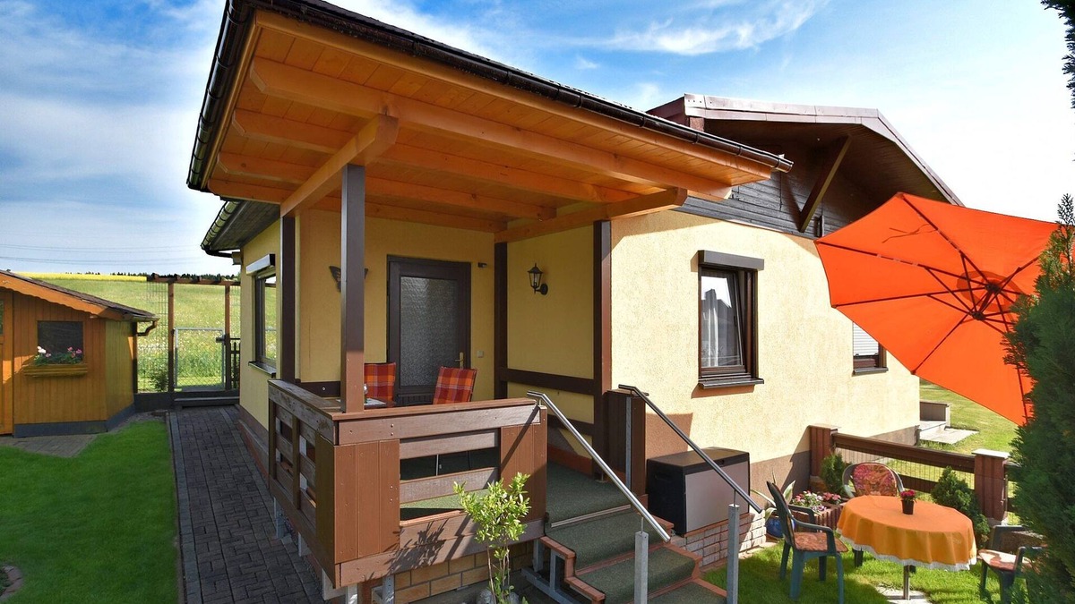 Grossbreitenbach House | Rennsteig Hiking Base