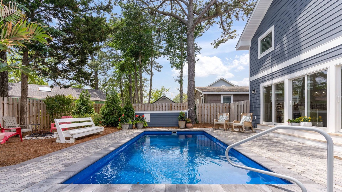 Rehoboth by the Sea House | Reno’d in 2020, 5BR, heated pool, firepit, fenced backyard, character & charm!