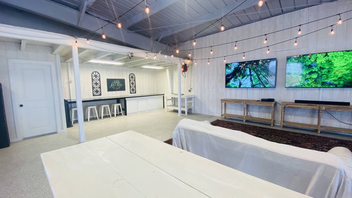 Weston Other | Renovated 1-3 bedroom barn house, minutes to town