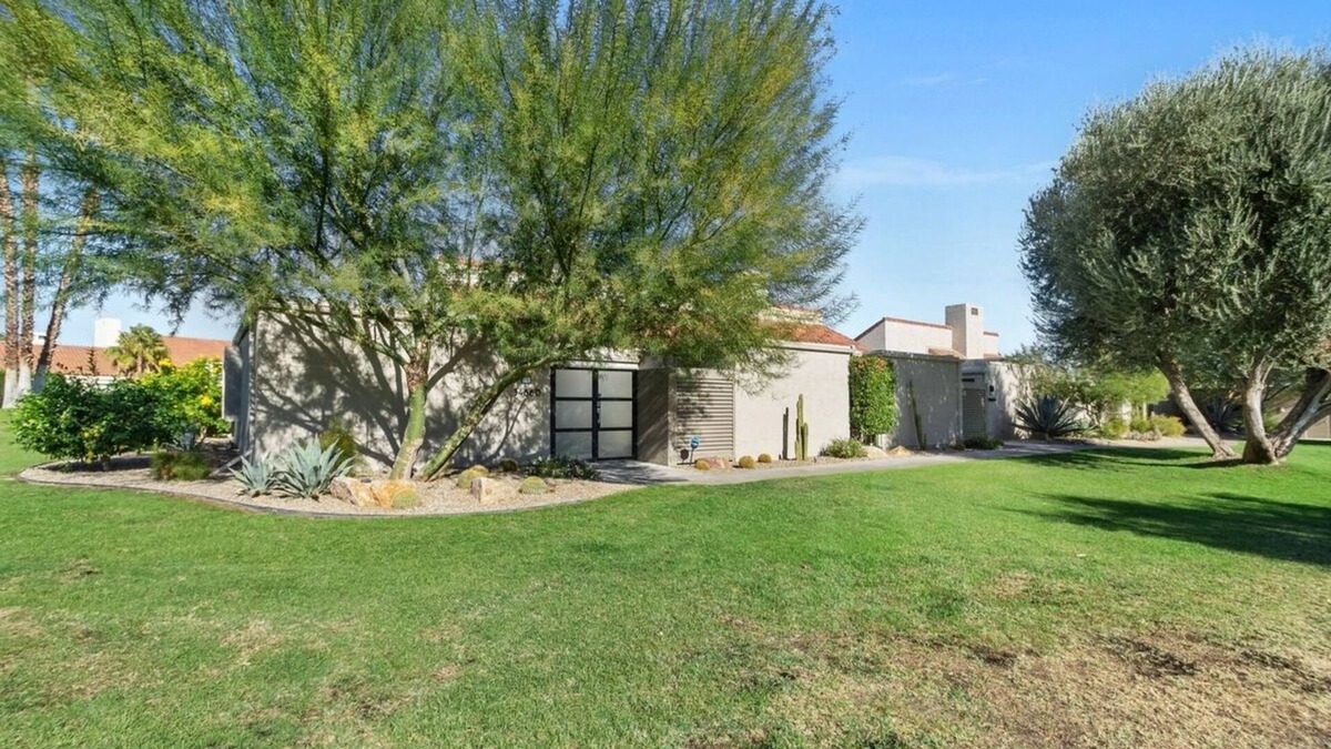 Rancho Mirage Condo | Renovated 2-bedroom condo within the beautiful Mission Hills CC - Rancho Mirage.