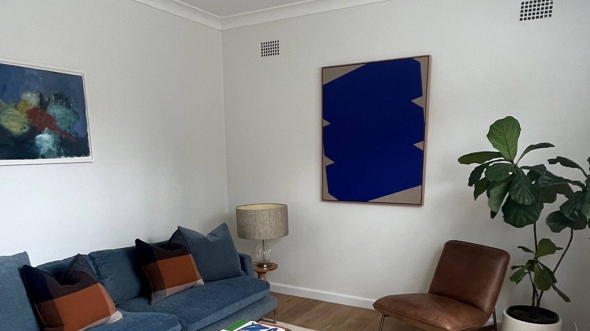 Randwick Apartment | Renovated 2 bedroom apartmeant 10 minute walk to park and short walk to beach.