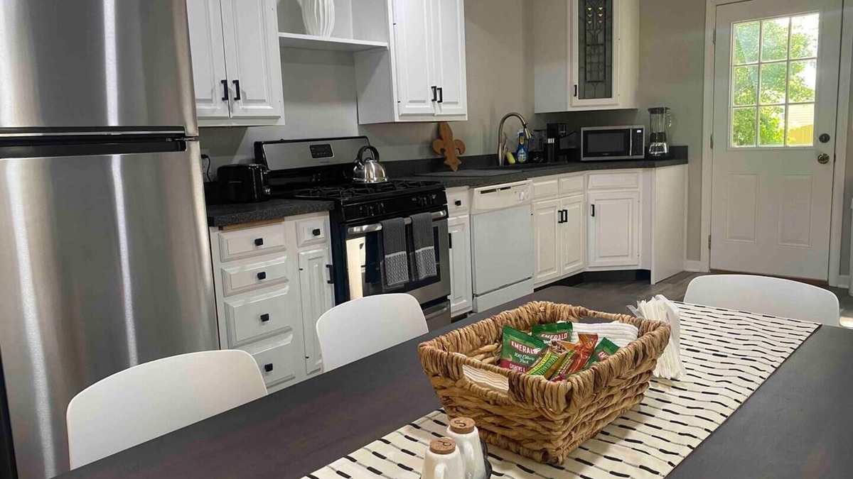 Jacobs House | Renovated 2Bed/1Bath cute housenn