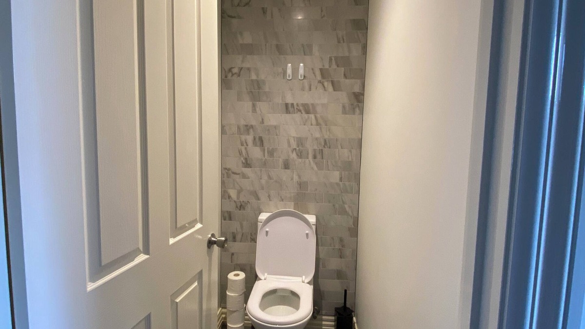 Richmond Apartment | Renovated 3 BDR Family Home Richmond Parking