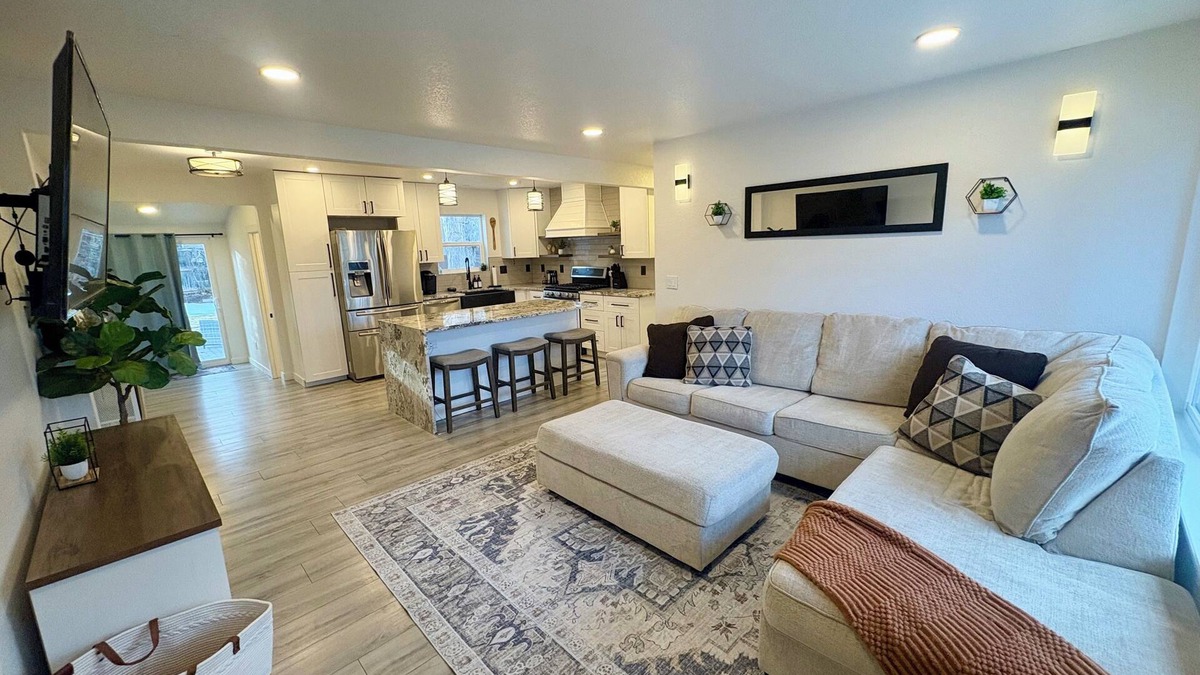 Virginia Village House | Renovated 3-bedroom house in Cherry Creek