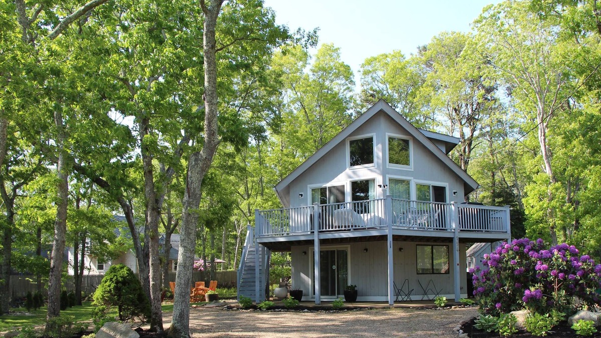 Tisbury House | Renovated 4 bedroom home in Vineyard Haven